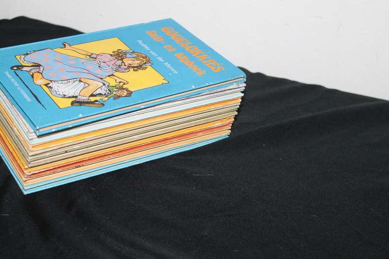 Lot of 10 Children's Books Daan Retief Uitgewers Lot 2