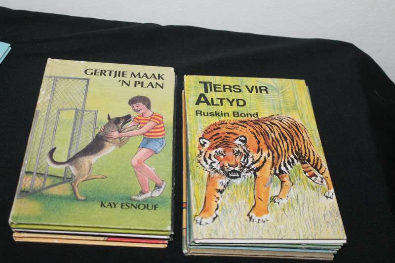 10 Children's Books Daan Retief Uitgewers Lot 3