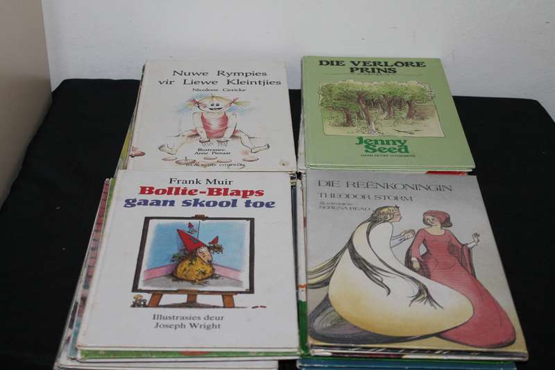 24 Children's books Daan Retief uitgewers