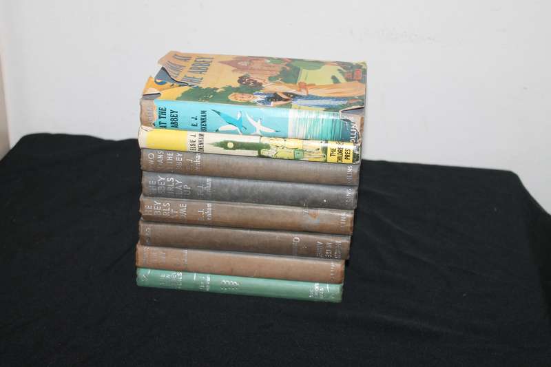 8 Books Elsie J Oxenham The Abbey