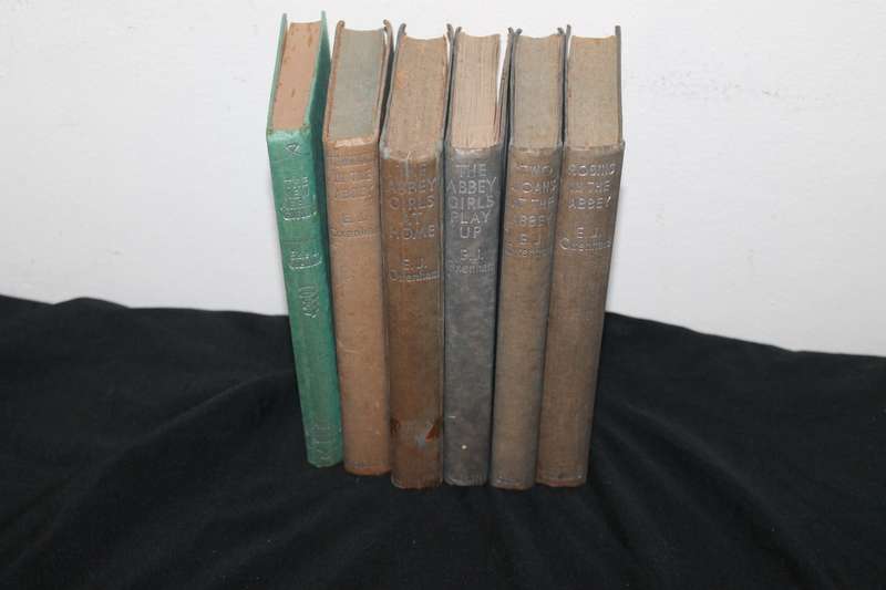 8 Books Elsie J Oxenham The Abbey