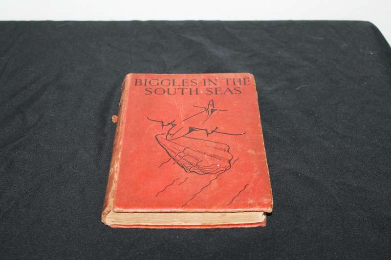 Biggles  Capt W E Johns In the south Seas