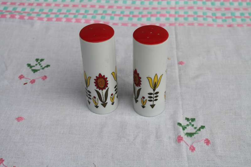 Retro Salt and Pepper Set