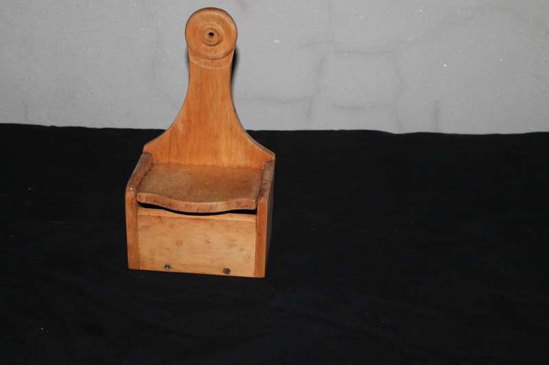Yellowwood Holder