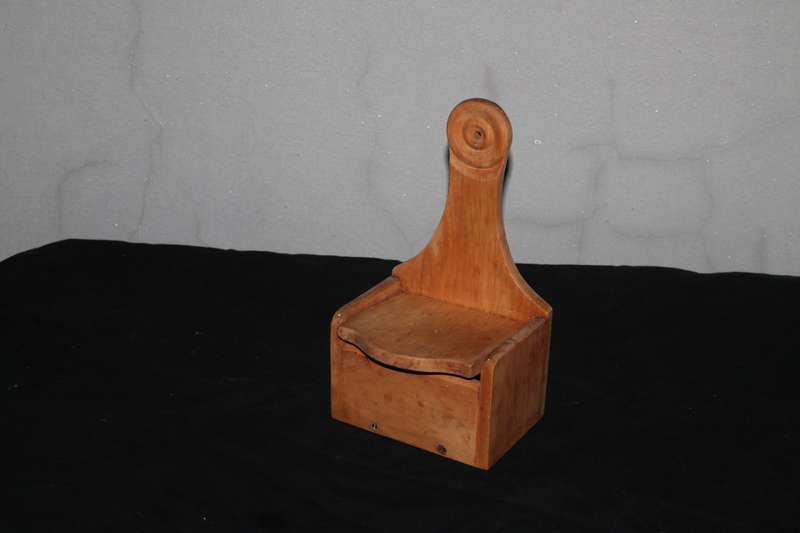 Yellowwood Holder