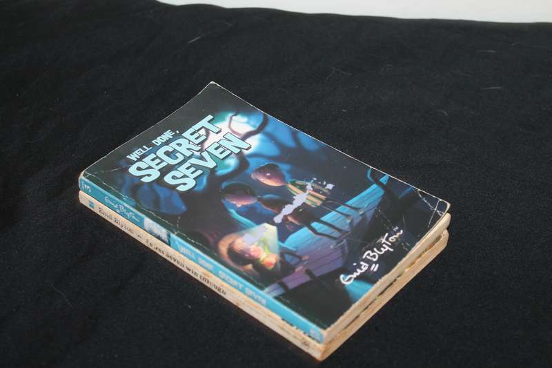 Enid Blyton Secret Seven x 2