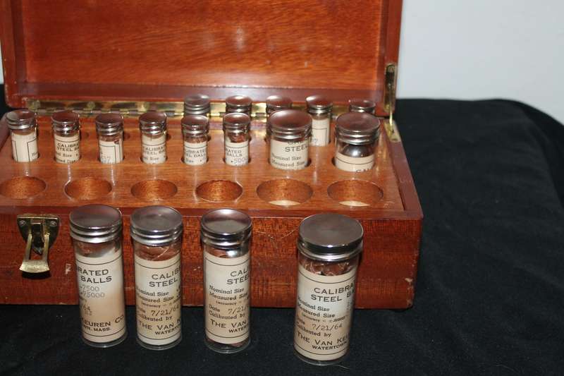 Wooden Ball bearing sample case