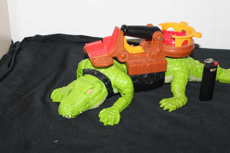 Walking Crocodile / Alligator Matell 2015