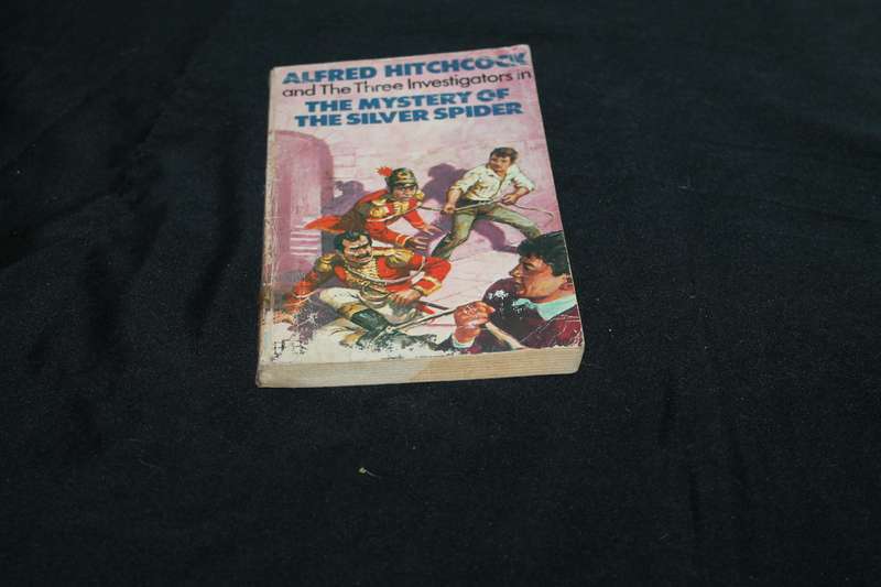 Alfred Hitchcock' The Mystery of the silver spider