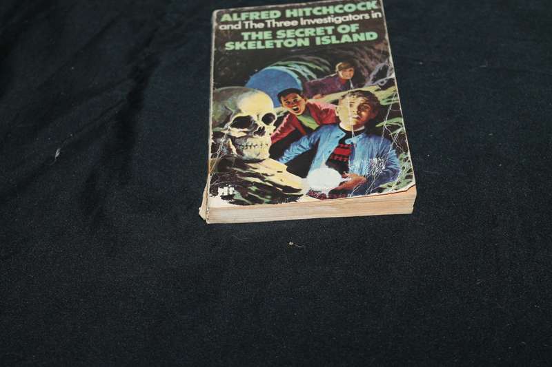 Alfred Hitchcock' The Secret of Skeleton Island