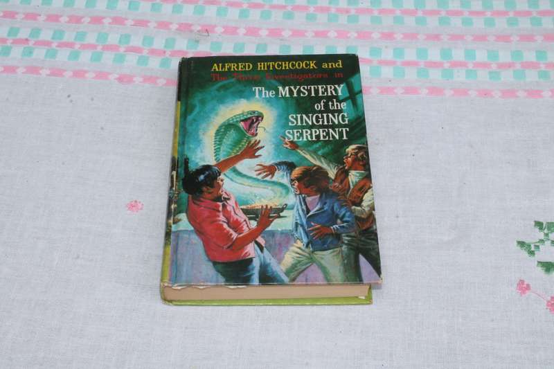 Alfred Hitchcock The mystery of the singing serpent
