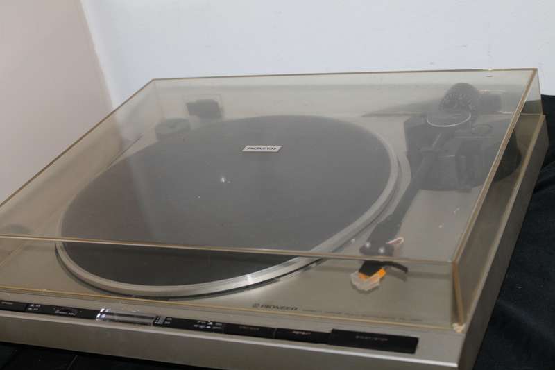 Pioneer PL420 Turntable