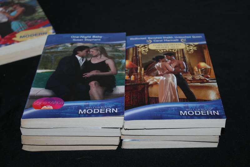 10 Mills & Boon Books Lot 1