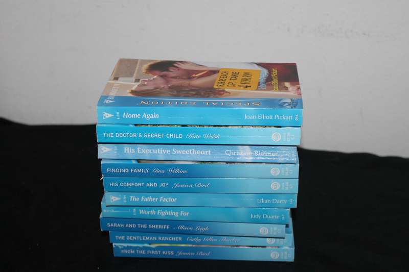 10 Mills & Boon Books Lot 2