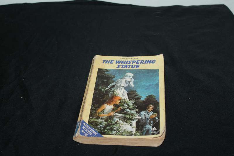 Carolyn Keene Nancy Drew The Whispering Statue