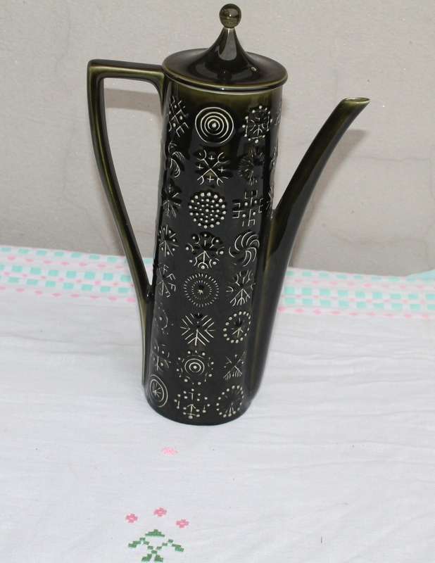 Retro 1960's Totem Susan Williams Ellis Coffee Pot