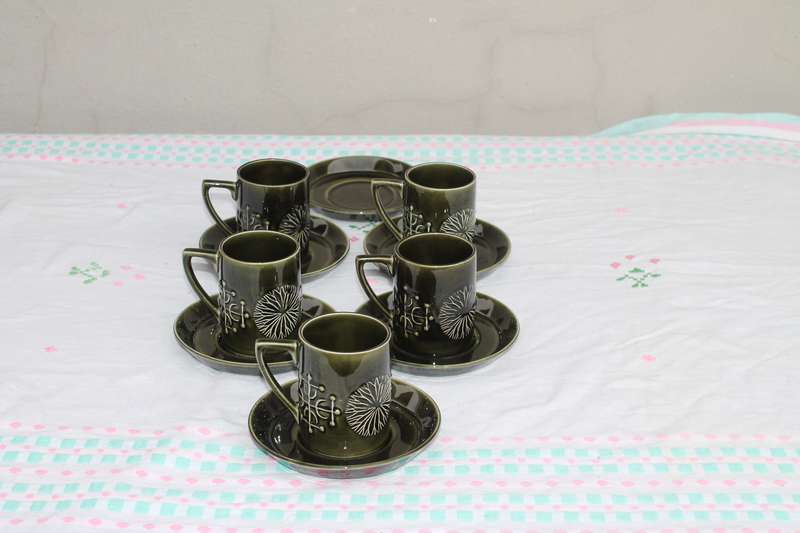 Retro 1960's Totem Susan Williams Ellis 5 Coffee Cups and Saucers