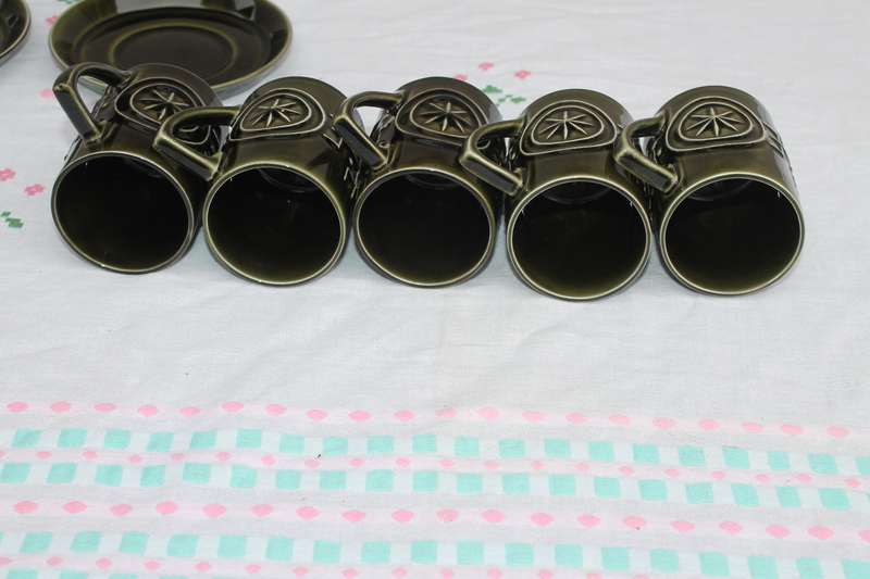 Retro 1960's Totem Susan Williams Ellis 5 Coffee Cups and Saucers