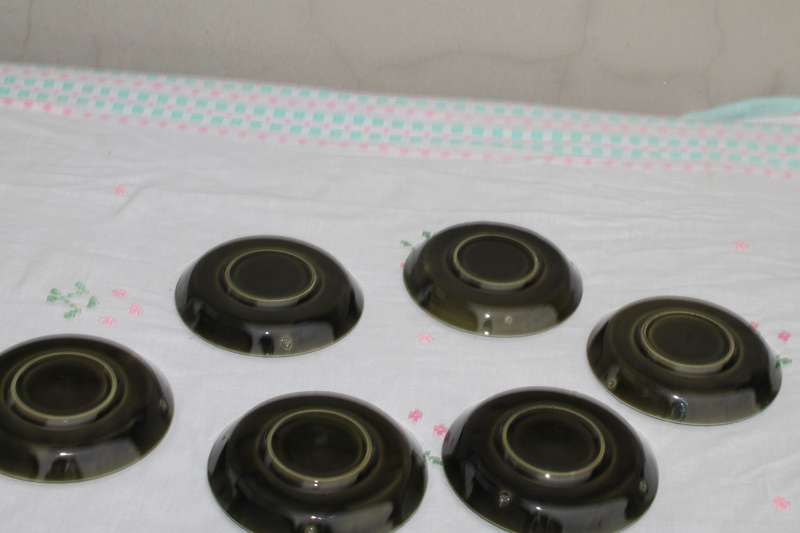 Retro 1960's Totem Susan Williams Ellis 5 Coffee Cups and Saucers
