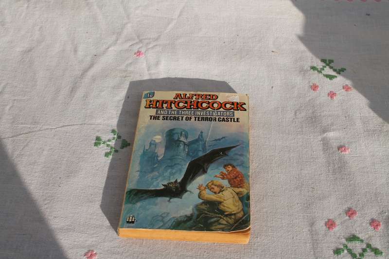 Alfred Hitchcock and the three investigators the secret of terror castle