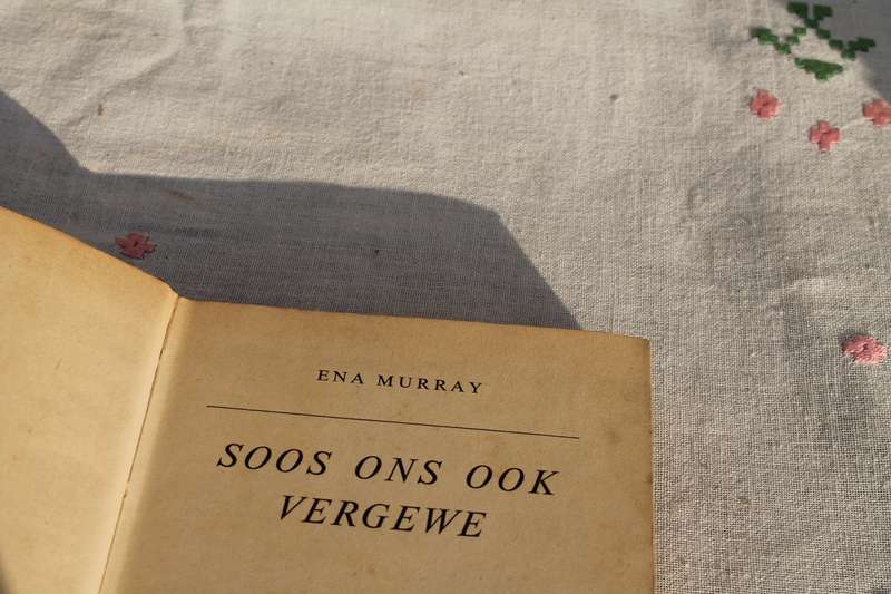 Ena Murray Soos ons oor vergewe