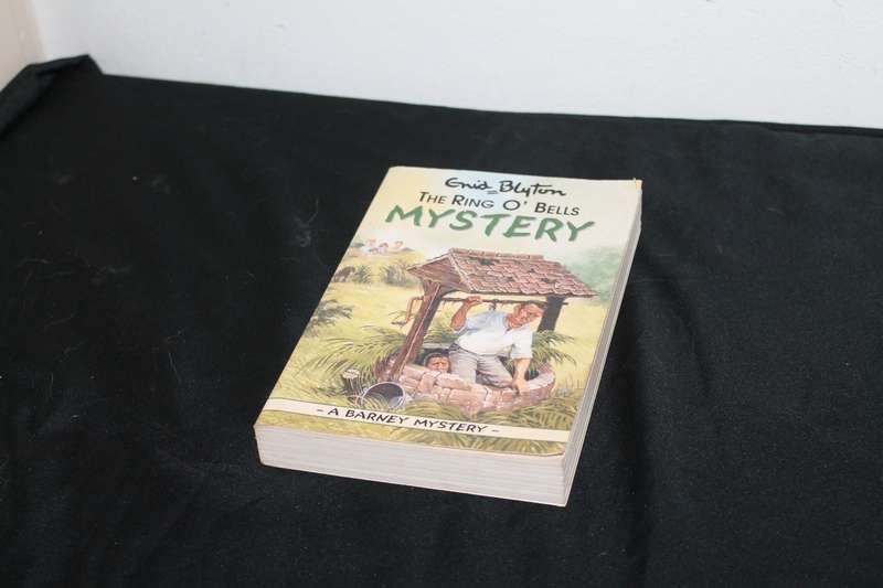 Enid Blyton The Ring O Bell Mystery