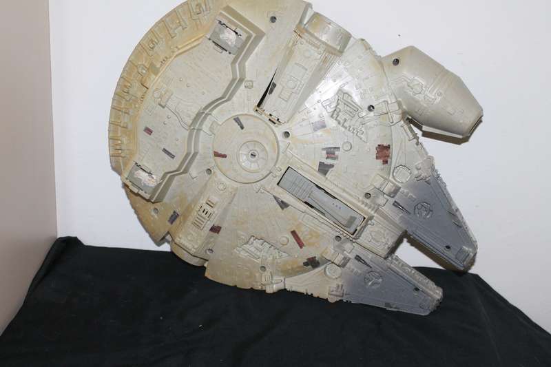 Large Millenium Falcon