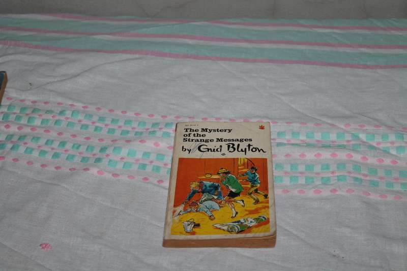 Enid Blyton The Mystery of the strange message