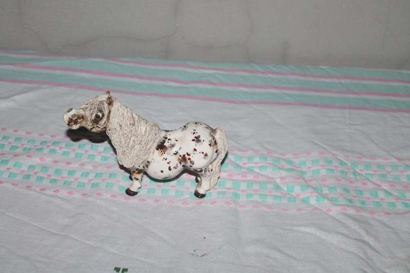 Cheval Horse Figure