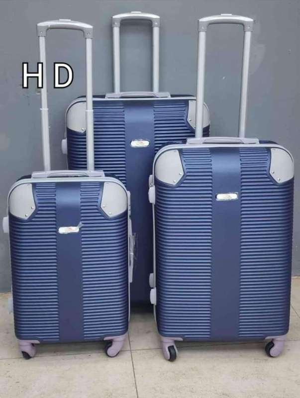 3 Piece Hard Shell Luggage Set With Spinning Wheels - Blue