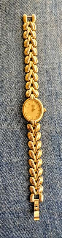 Ladies Pulsar Watch with Gold Tone Bracelet