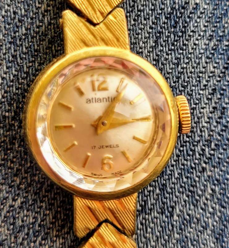 Working Atlantic Gold Filled Incabloc 17 Jewels ladies wrist Watch 2637