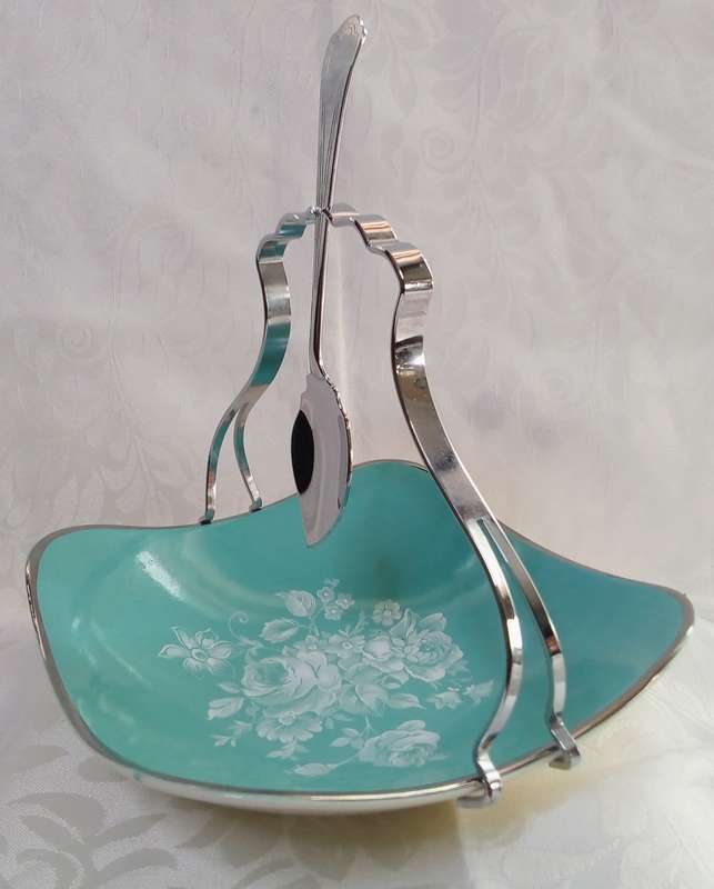 Stunning 1950's Bon bon dish in excellent condition