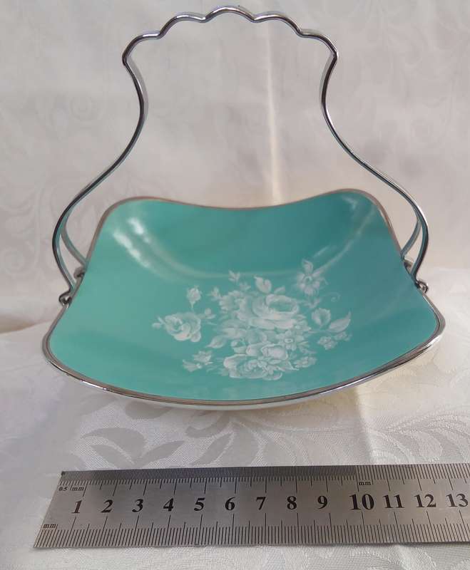 Stunning 1950's Bon bon dish in excellent condition