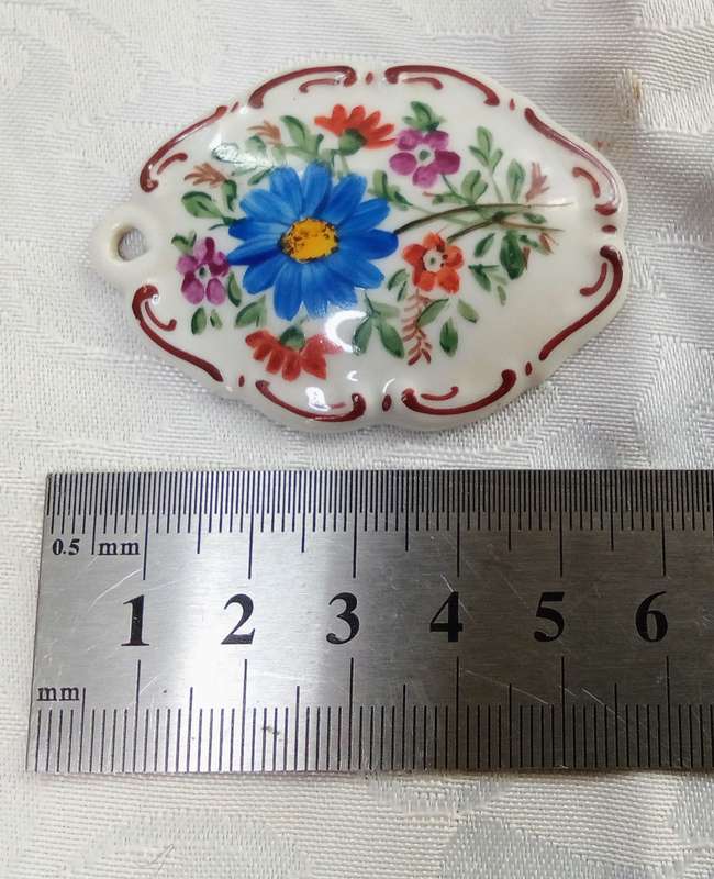 Beautiful vintage hand painted Bavarian porcelain pendant