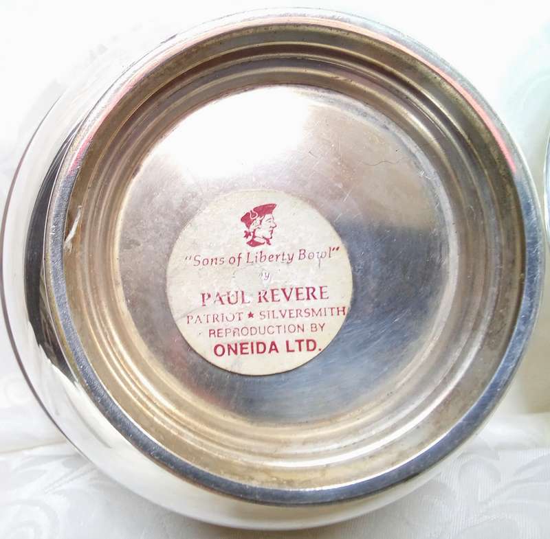 Two very pretty vintage silver plated bowls