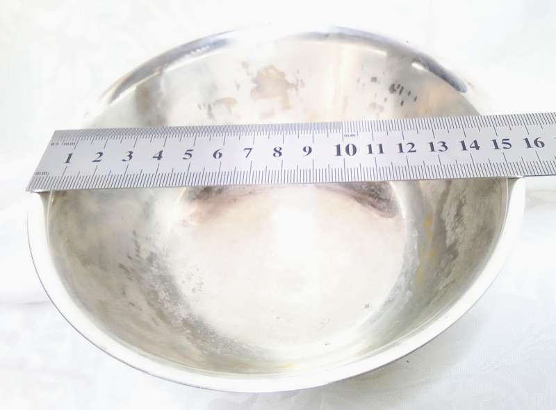 Two very pretty vintage silver plated bowls