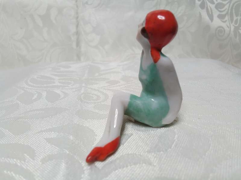 Beautiful tiny 1920's art deco lady
