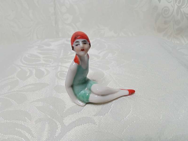 Beautiful tiny 1920's art deco lady