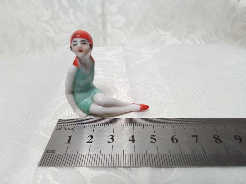 Beautiful tiny 1920's art deco lady