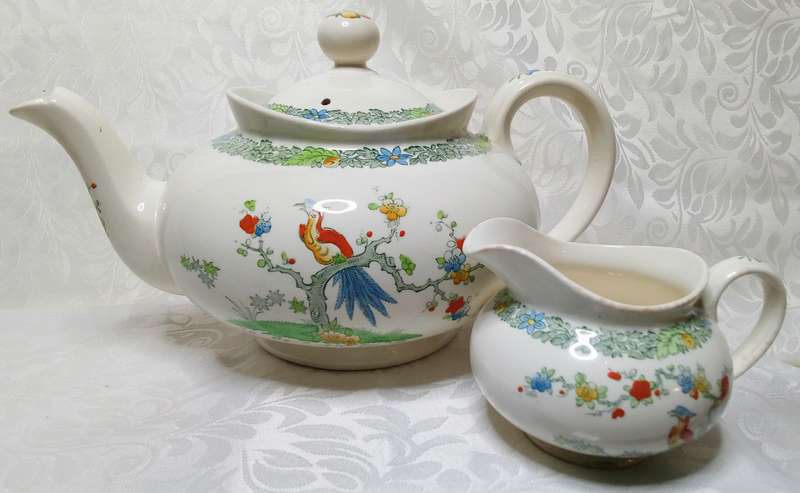 Magnificent Spode "Bermuda" teapot and milk jug c.1931