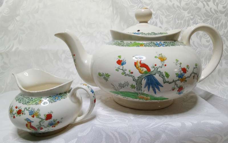 Magnificent Spode "Bermuda" teapot and milk jug c.1931