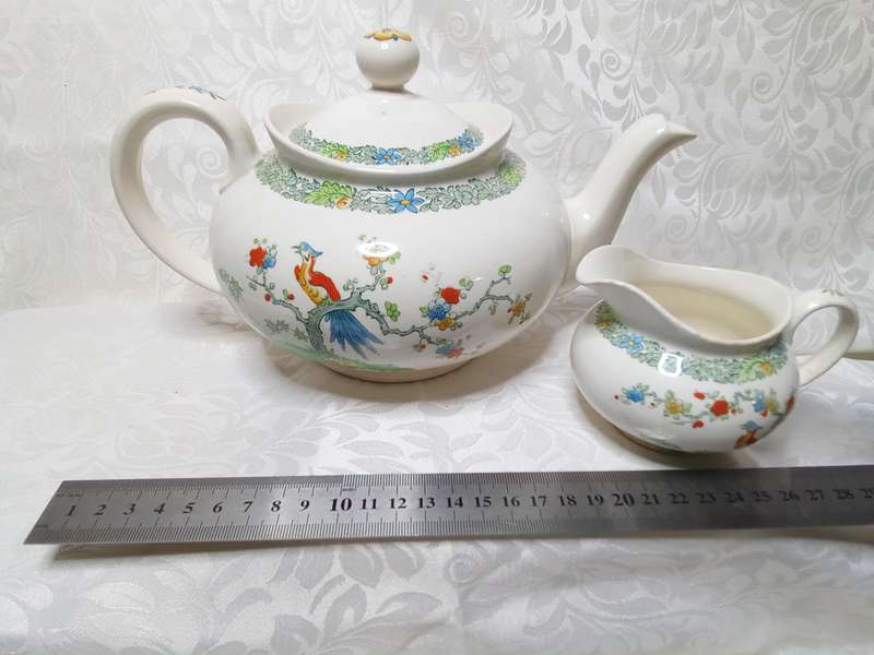 Magnificent Spode "Bermuda" teapot and milk jug c.1931