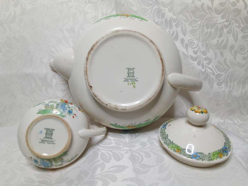Magnificent Spode "Bermuda" teapot and milk jug c.1931