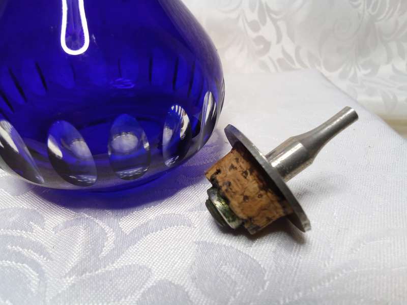 Beautiful vintage cobalt blue crystal cut glass cruet