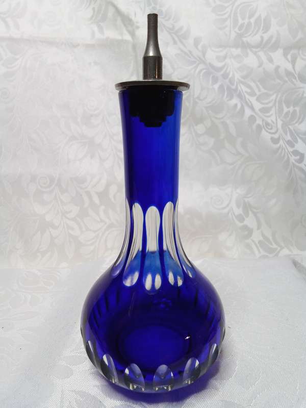 Beautiful vintage cobalt blue crystal cut glass cruet