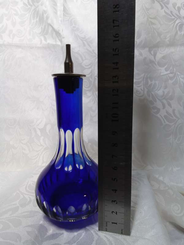 Beautiful vintage cobalt blue crystal cut glass cruet