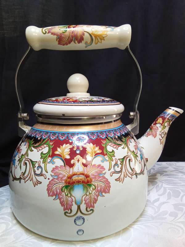 Beautiful 2.5L enamel stovetop kettle