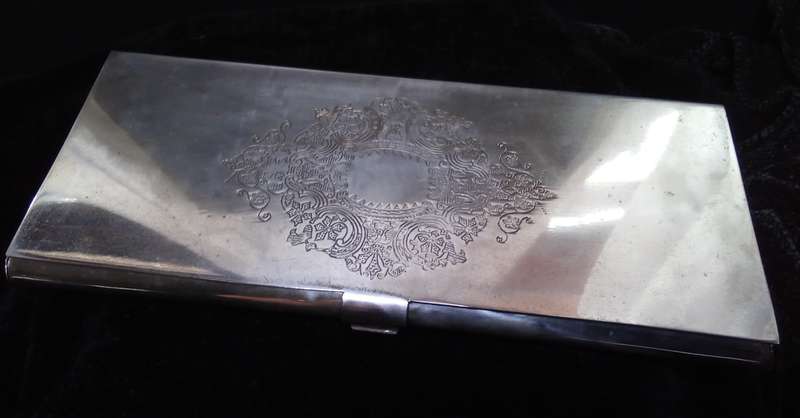 Stunning vintage cigarette case