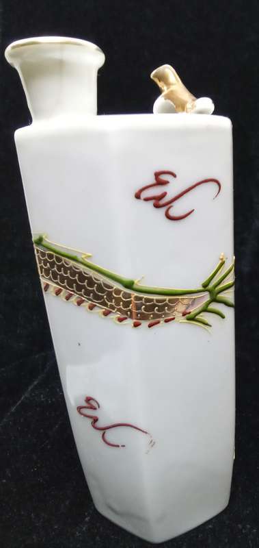 Exquisite vintage Japanese whistling Sake jug with 4 cups